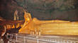 Liegender Buddha im Tempel Wat Suwan Kuha 